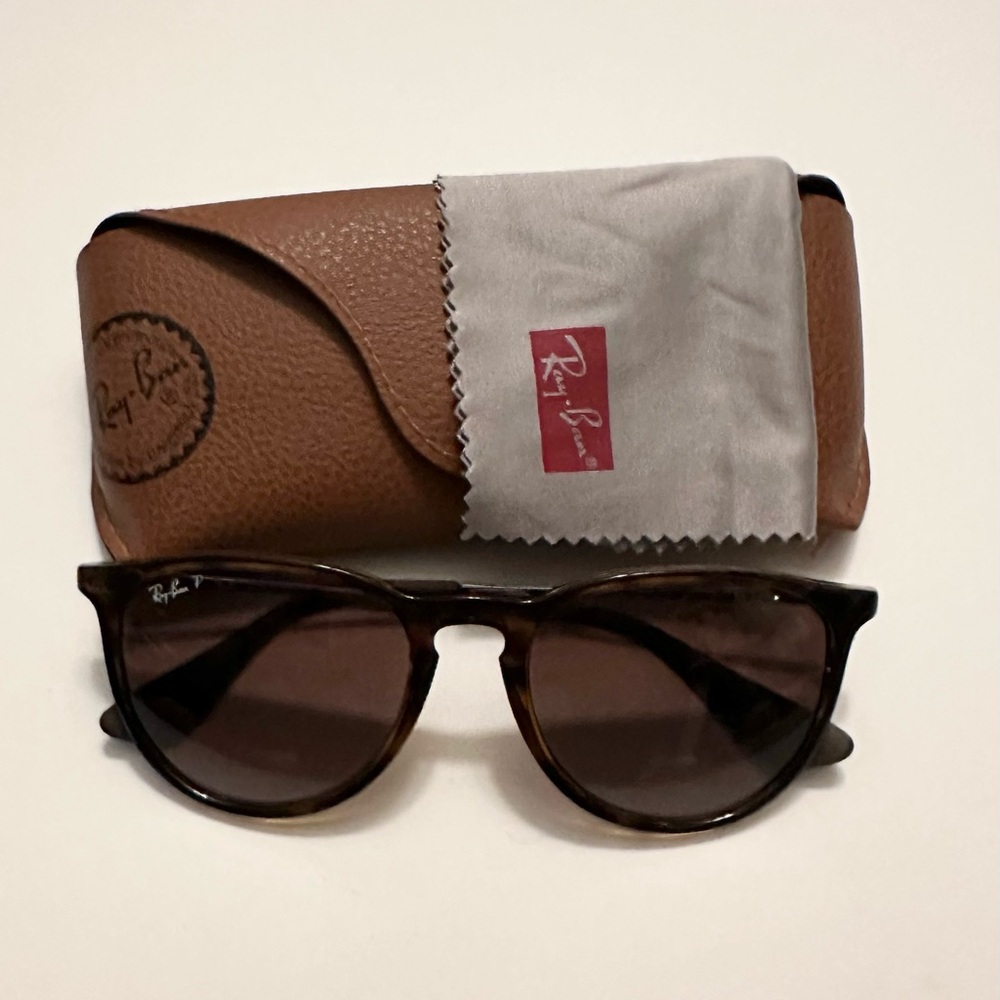 Ray-Ban Brown Wayfarer Sunglasses Classic Accessories
